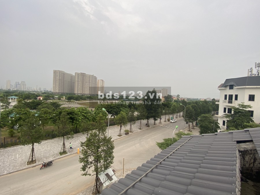 Chính chủ bán căn góc đường 30m,đối diện công viên da Sol lake villas-Nam Cường.LH: 0386502682