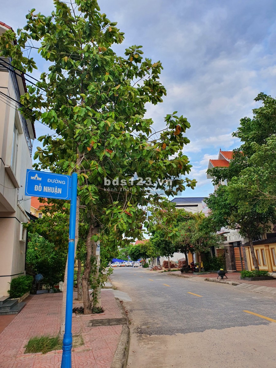 Sở hữu lỗ đất trung tâm Đồng Hới giá chỉ từ 2 tỷ 5, liên hệ 0355987829, giá tốt