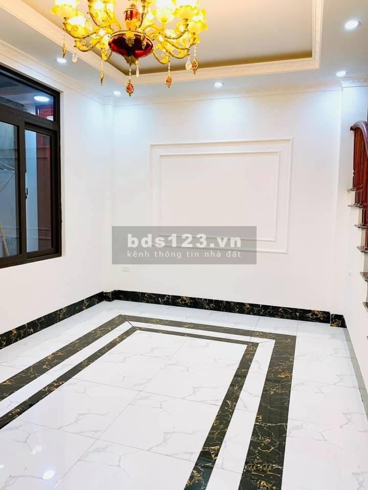 Bán nhà thu hồi vốn gấp nhà Cổ Linh Thạch Bàn vài bước ra Aeon Mall giá thương lượng