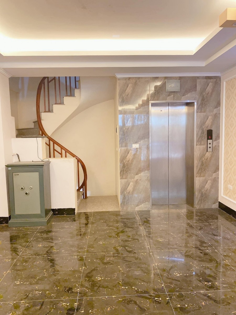 Chủ nhà định cư Mỹ cần bán gấp nhà phố Tô Hiệu 55m2 7 tầng 7.3 tỷ