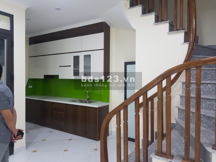 Bán nhà vài bước ô tô ngõ thông, Quận Hoàng Mai nhà đẹp 6 pn, gần hồ Đền Lừ