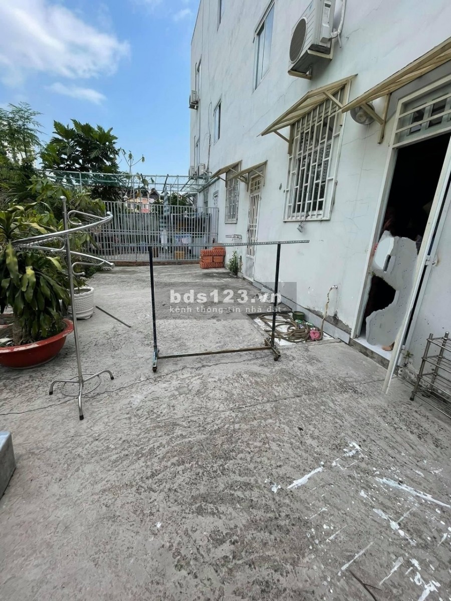 Nhà nguyên căn Quận 8 vị trí đẹp khu dân cư Topaz City ô tô đỗ cửa, đúc bê tông kiên cố