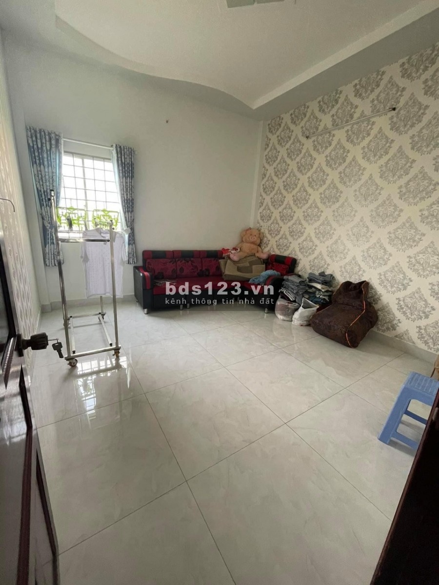 Nhà nguyên căn Quận 8 vị trí đẹp khu dân cư Topaz City ô tô đỗ cửa, đúc bê tông kiên cố