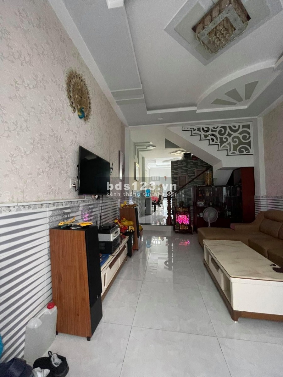 Nhà nguyên căn Quận 8 vị trí đẹp khu dân cư Topaz City ô tô đỗ cửa, đúc bê tông kiên cố
