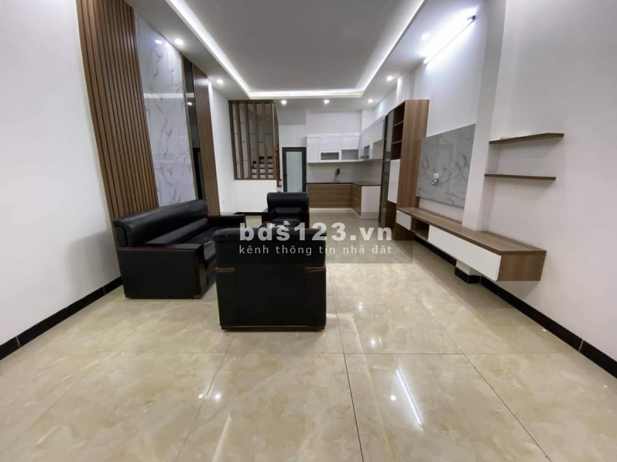 Chính chủ cần bán gấp nhà ngõ thoáng, thiết kế tân cổ điển Cầu Giấy dt 45m2, 5 tầng, mt 4,5m, giá chỉ 5.7tỷ