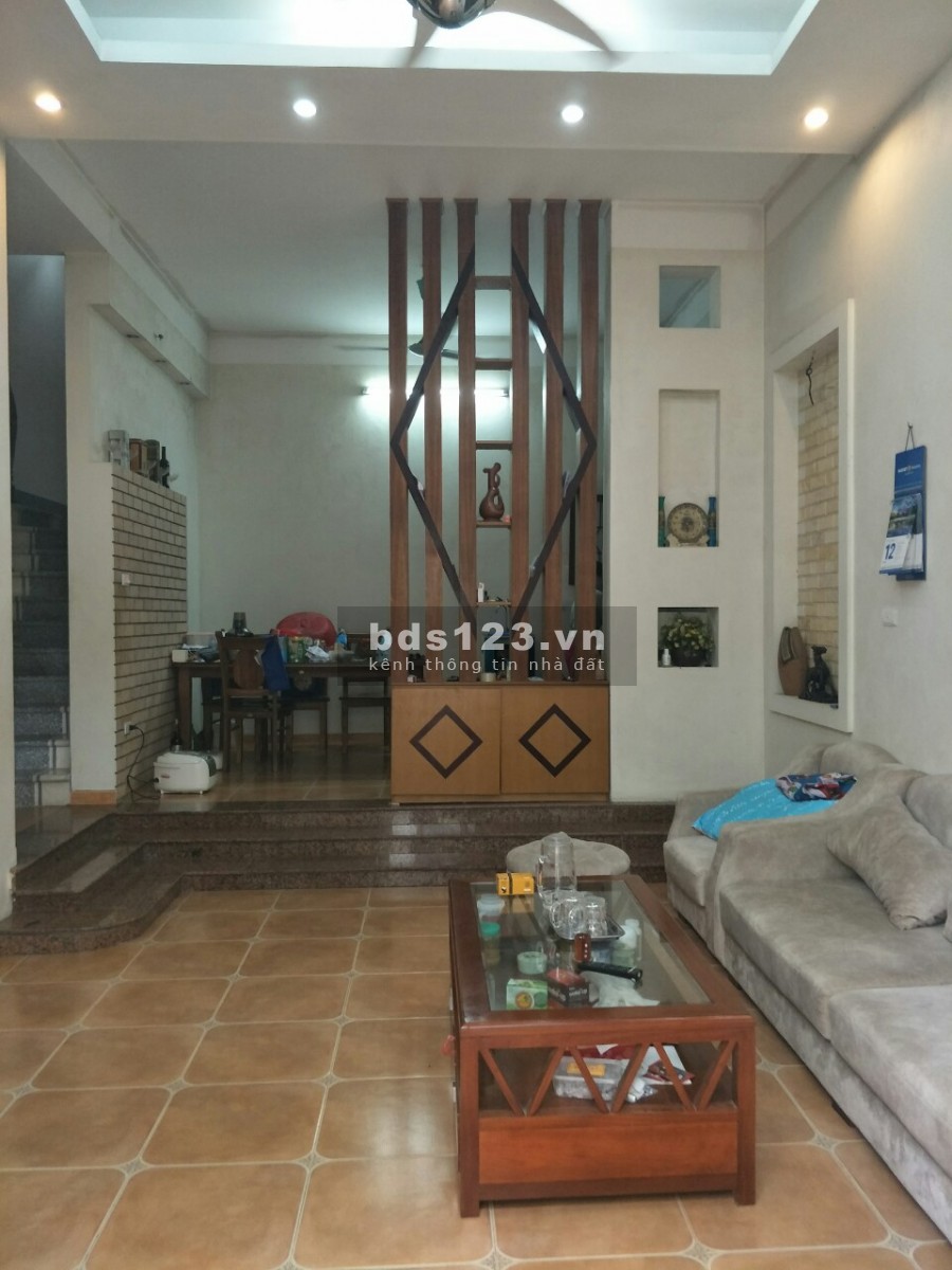 Bán gấp Biệt Thự đường Ngọc Thụy dt 160m2, 3 tầng, mt 12m, giá 10.5 tỷ. gara 2 Ô tô, ở sướng