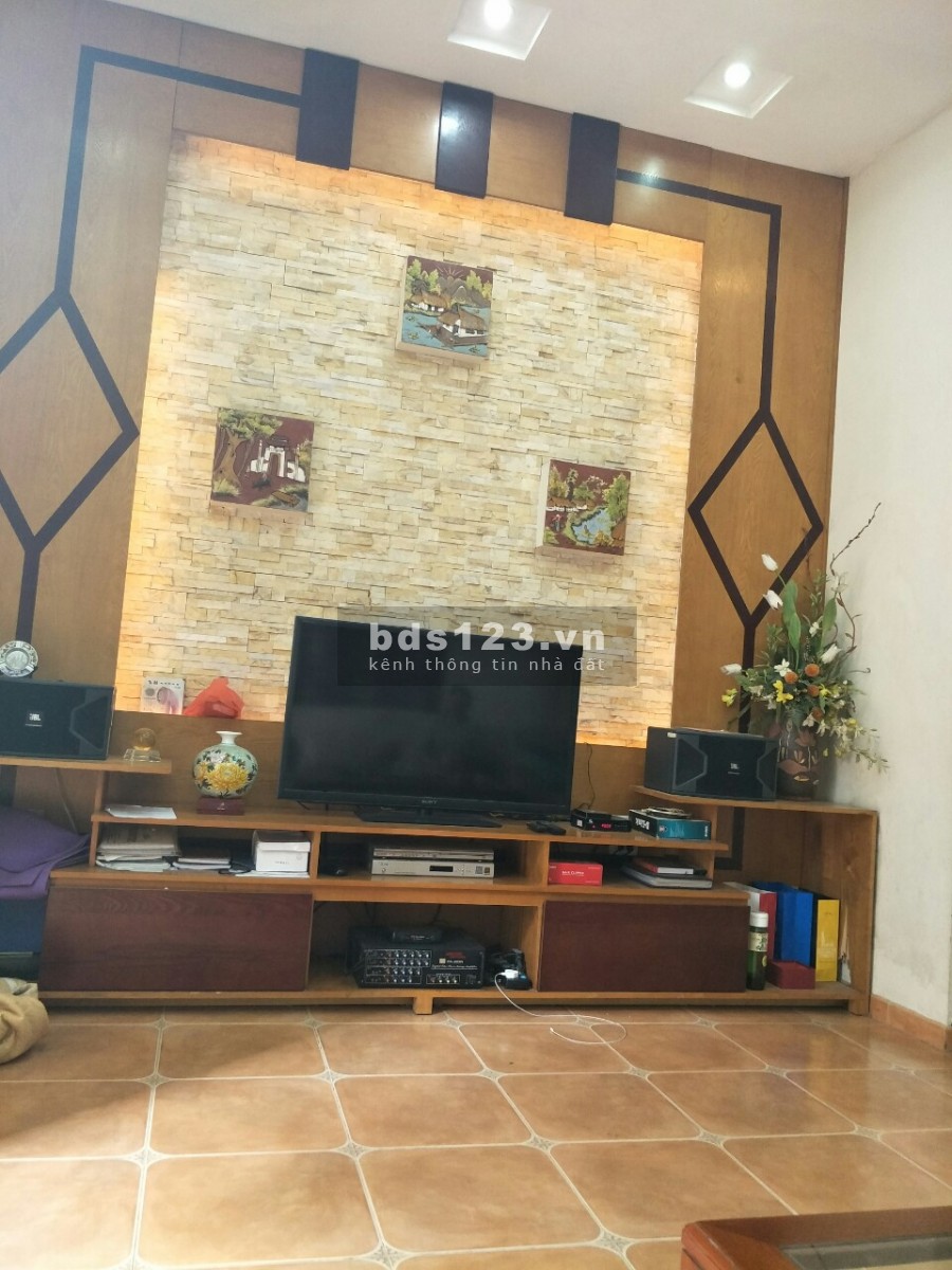 Bán gấp Biệt Thự đường Ngọc Thụy dt 160m2, 3 tầng, mt 12m, giá 10.5 tỷ. gara 2 Ô tô, ở sướng