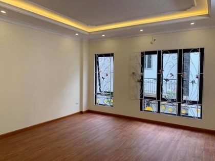 Bán nhà Bồ Đề Quận Long Biên ô tô đỗ cửa dt 56m2, mặt tiền 5m, 4 tầng, giá bán 4.1 tỷ