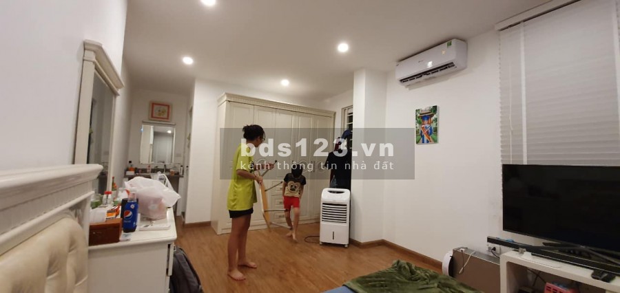 Bán nhà đẹp Tây Hồ Lô gíc 2 mặt thoáng vĩnh viễn ô tô đỗ cửa dt 81m2, giá 7.8 tỷ, lhcc