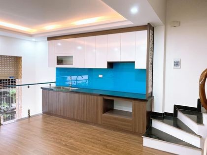 Bán nhà Bồ Đề Quận Long Biên ô tô đỗ cửa dt 56m2, mặt tiền 5m, 4 tầng, giá bán 4.1 tỷ