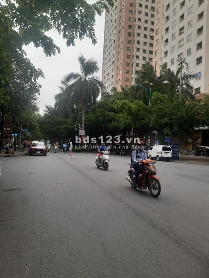 Tòa nhà, Văn Phòng diện tích sử dụng 180m2 mt 8.5m, Trần Vĩ, Dịch vọng, Cầu Giấy