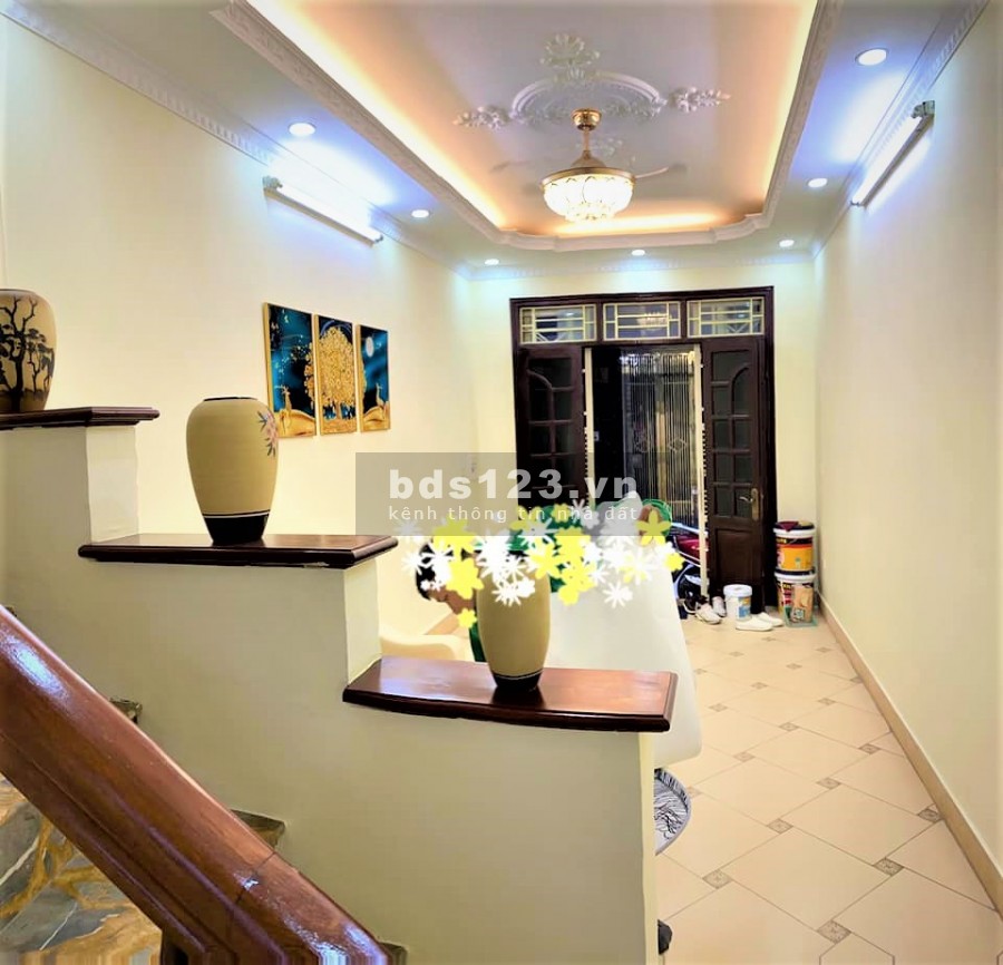 Bán Nhà Mặt Ngõ Hoàng Mai Ba Gác Tránh SH, KD 33/35m, 4 Tầng, Giá 3.45 Tỷ.