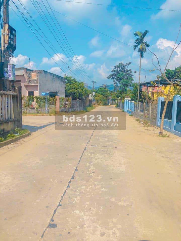 Đất Nam Đà Nẵng gần quốc lộ 14B giá rẻ an cư mùa dịch, 100m2 giá chỉ 490 triệu full thổ cư