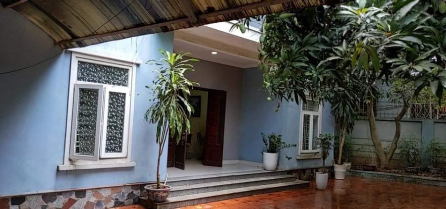 Bán biệt thự sân vườn 207m2, Ngô Gia Tự Long Biên, ngõ 2 ô tô tránh, lô góc ba mặt giá 10.2 tỷ
