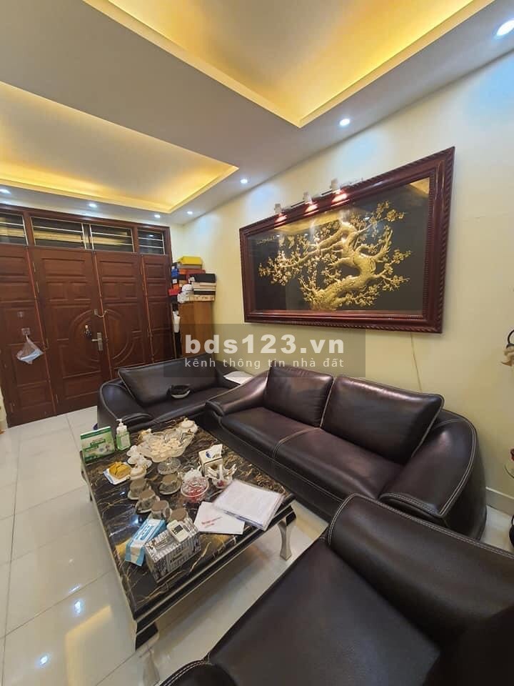 Bán Gấp nhà ngõ 196 Đường Cầu Giấy, Vị trí đẹp, diện tích 61m2, giá bán 5.65 tỷ