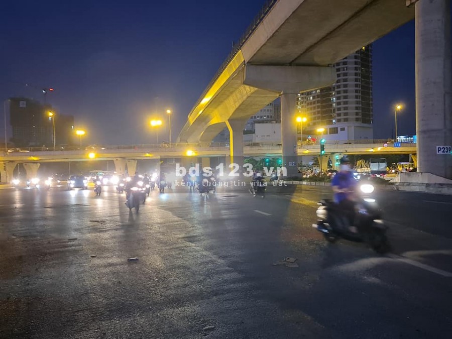 Bán nhà Hồ Tùng Mậu, trong ngoài thoáng sáng hợp lý, 5 tầng giá 3.8 tỷ