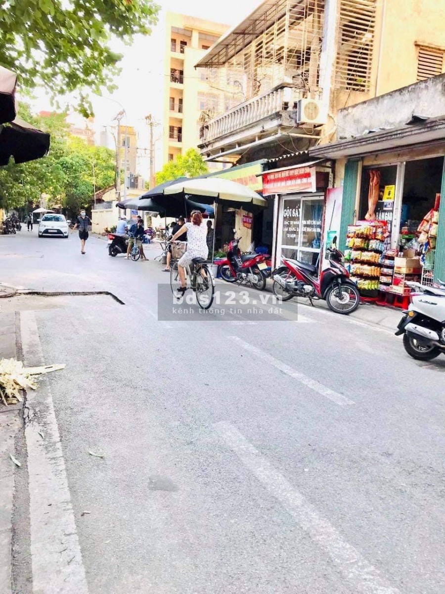 Mặt phố vỉa hè, lô góc, chủ cần bán gấp tặng nội thất nội thất vừa sắm 3xx triệu cho người hữu duyên
