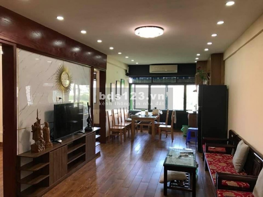 Bán CHCC căn góc, nội thất đẹp! Nhà A5 view hồ Đền Lừ, diện tích 85m2, 3 phòng ngủ, giá 2.55 tỷ