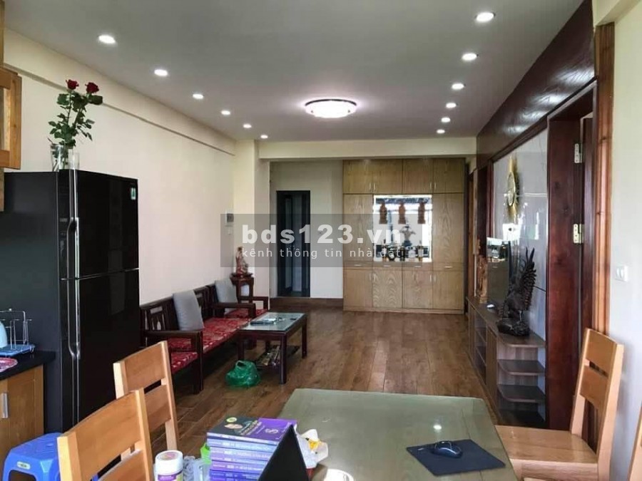 Bán CHCC căn góc, nội thất đẹp! Nhà A5 view hồ Đền Lừ, diện tích 85m2, 3 phòng ngủ, giá 2.55 tỷ
