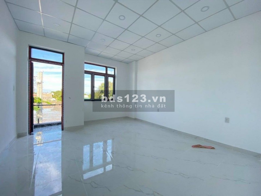 Nhà phố xây mới khu dân cư Home Garden, 1 trệt 1 lầu, dt 105m2, sổ hồng riêng