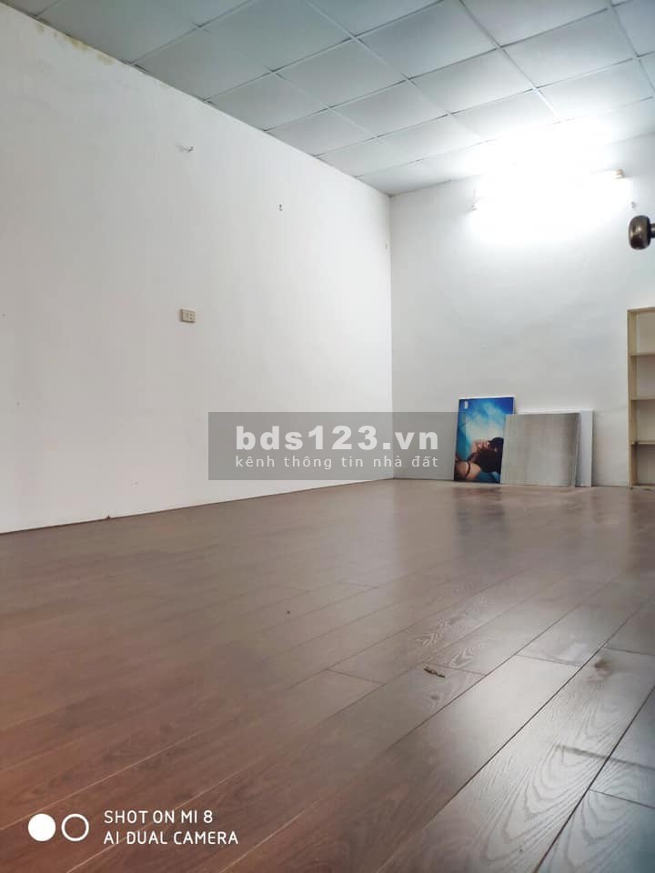 Bán nhà mặt phố Hào Nam diện tích 350m2 3 tầng mt 10m giá chỉ 82 tỷ