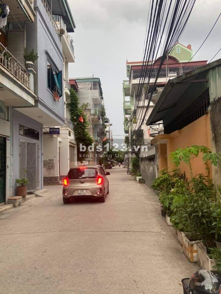 Mặt đường kinh doanh, Bán lô đất TT Viện Khoa Học Nông Nghiệp, dt 81m2, mặt 5m chỉ 4.9 tỷ