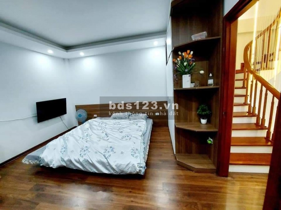 Bán nhà Khương Trung diện tích 30m2 giá 3,5 tỷ gần ô tô đầy đủ tiện ích xung quanh