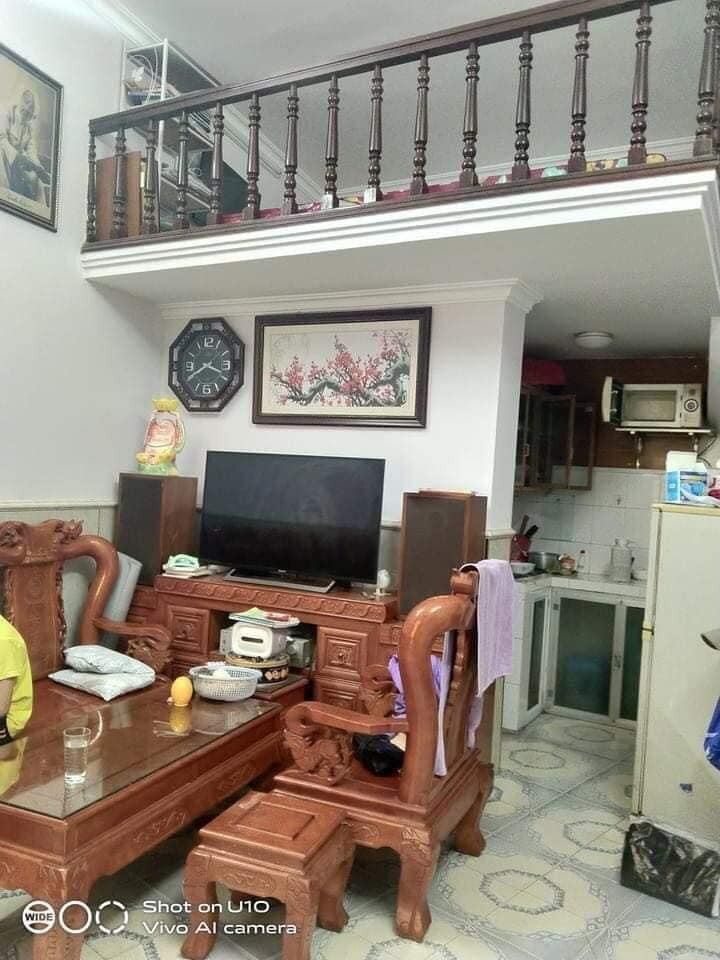 Bán nhà nguyên căn trung tâm ngã Tư Sở Thịnh Quang Nhà 30m giá 2,65 tỷ