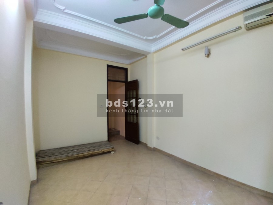 Nhỉnh 2 tỷ nhà Quan Nhân, diện tích sử dụng 24m2 x 4 tầng, vị trí đẹp giá 2.5 tỷ