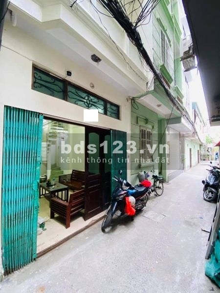 Bán nhà Nguyễn Ngọc Vũ, diện tích 35m2, 4 tầng đúc, giá 3.5 tỷ, siêu đẹp