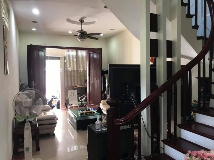 Bán Gấp Nhà Phố Quan Nhân, Thanh Xuân, Dt 58m2, Mt 4m, Ngõ 3 Gác, Giá 5 tỷ 5, Sổ Đỏ
