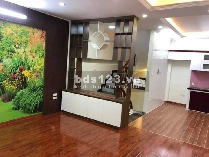 Bán nhà nguyên căn ngõ 175 Lạc Long Quân, 5 tầng diện tích 50m2, giá bán 5.3 tỷ