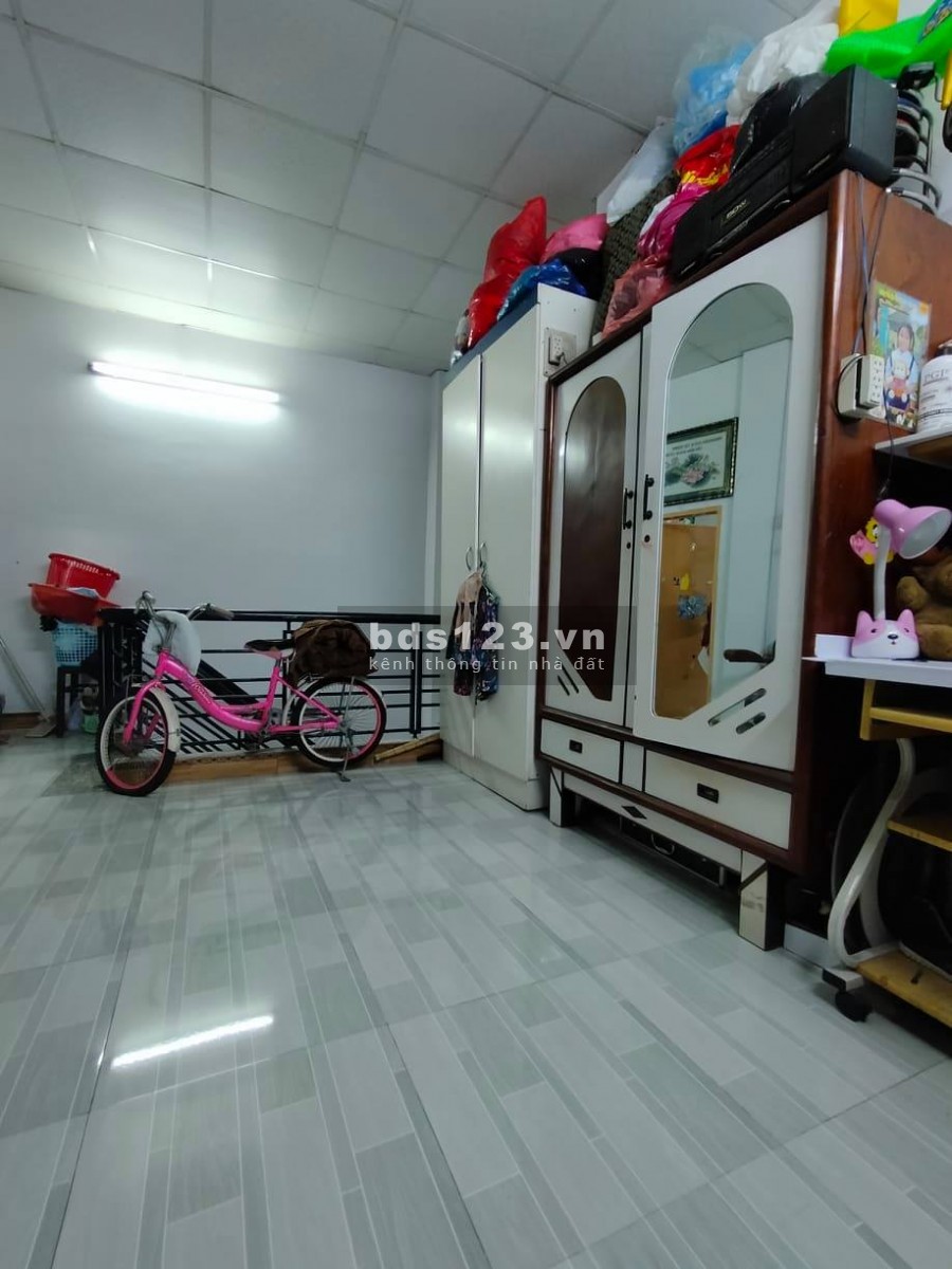 Nhà ngang rộng, kiên cố. Cạnh Chợ Trần Văn Quang giá bán 3,95 tỷ