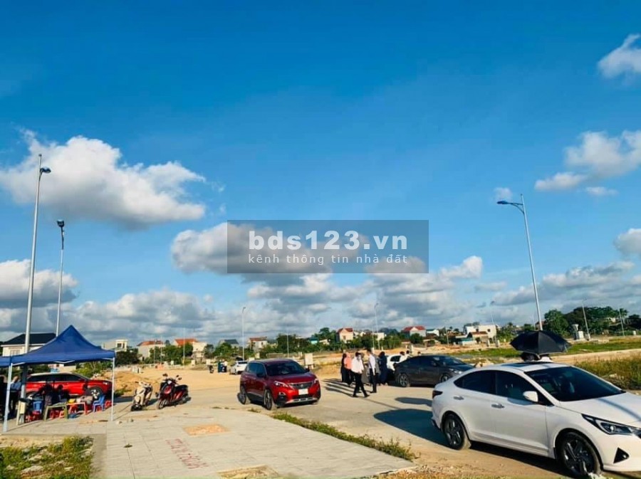 Đất Nền Đại Đô Thị Đông Sơn tiện ích xung quanh đủ, đường lớn, vỉa hè rộng