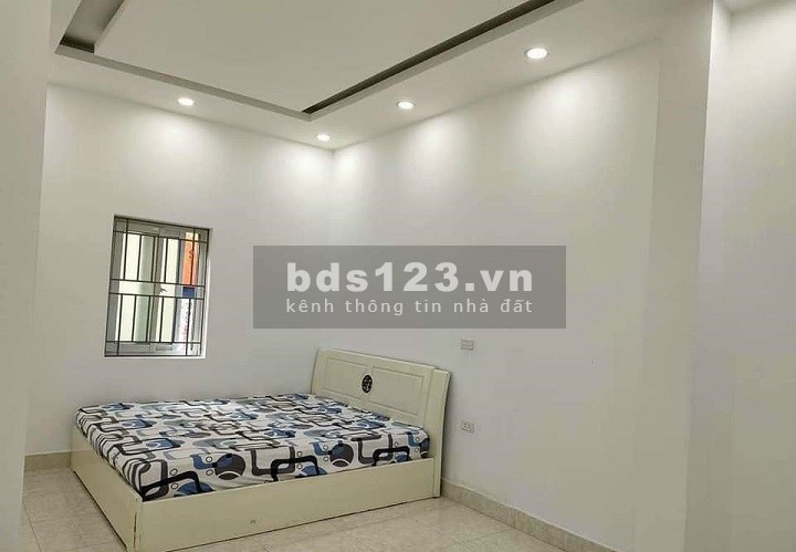 Nhà ngõ gần mặt phố Kim Mã hưởng trọn tiện ích, diện tích 28m2, giá 2.4 tỷ