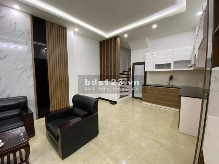 Chính chủ cần bán gấp nhà ngõ thoáng, thiết kế tân cổ điển Cầu Giấy dt 45m2, 5 tầng, mt 4,5m, giá chỉ 5.7tỷ