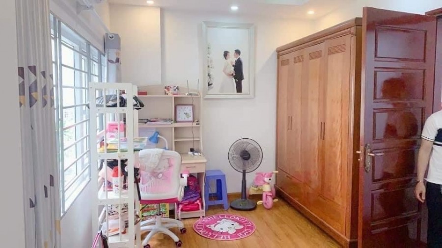Bán nhà nguyên căn lô góc 3 mặt thoáng sêu đẹp, tặng full nội thất xịn, liên hệ chính chủ