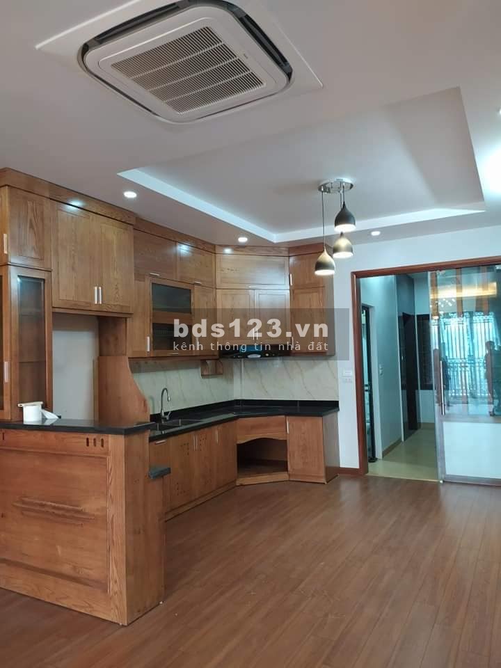 Bán nhà phố Hoàng Mai kinh doanh tốt ô tô đỗ cửa, dtsd 55m2, giá 5.7 tỷ