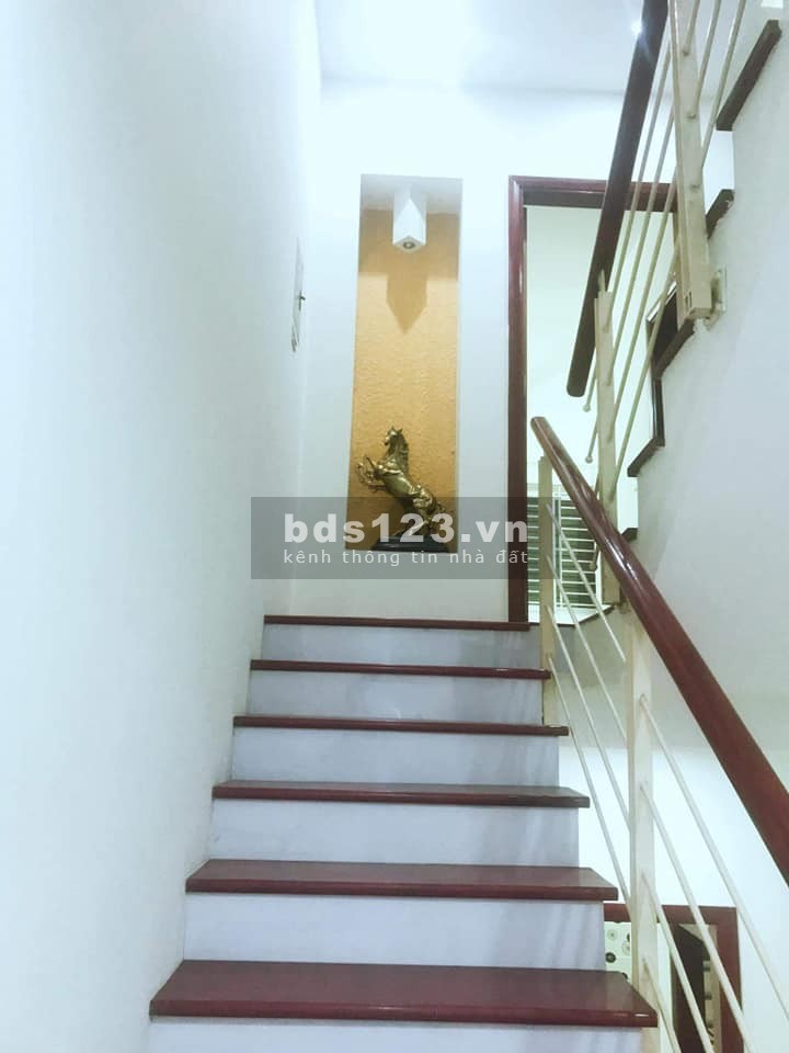 Bán nhà biệt thự sân vườn thị trấn Trâu. Quỳ Gia Lâm, lô góc 2 mặt tiền ô tô tránh