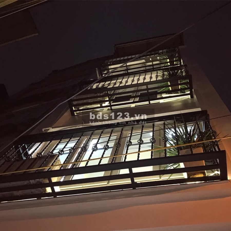 Bán nhà 5 tầng Xuân La đường rộng gần phố tặng ngay nội thất Châu Âu giá bán 3.6 tỷ