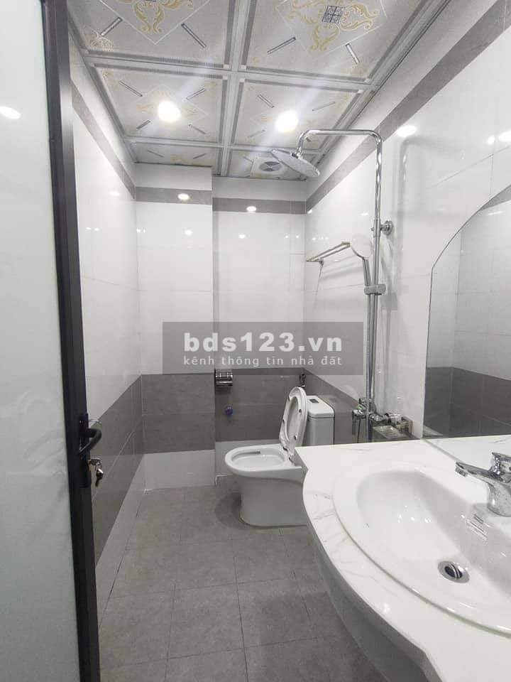 Bán nhà Nguyễn Văn Cừ Long Biên, gần phố, tặng full nội thất giá chỉ nhỉnh 3 tỷ