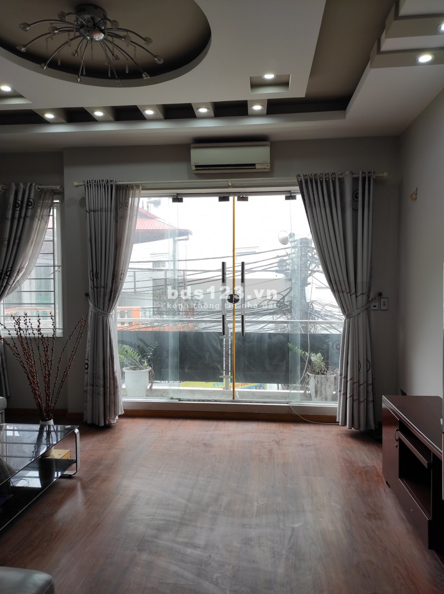 Bán nhà Lạc Long Quân, Cầu Giấy, diện tích 57m2, 6 tầng, mt 5.2m, ô tô ra vào