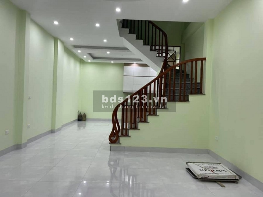 Chỉ 3.65 tỷ! Bán nhà phố Trần Thái Tông, 52m2x 5 tầng, mặt tiền 4.6m.