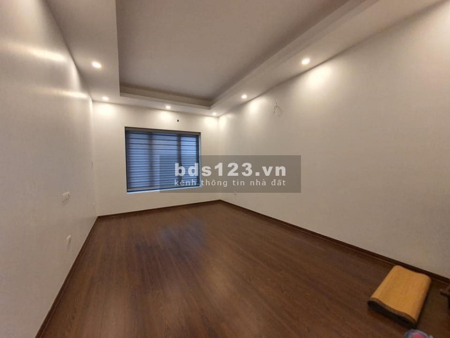 Chỉ 3.65 tỷ! Bán nhà phố Trần Thái Tông, 52m2x 5 tầng, mặt tiền 4.6m.
