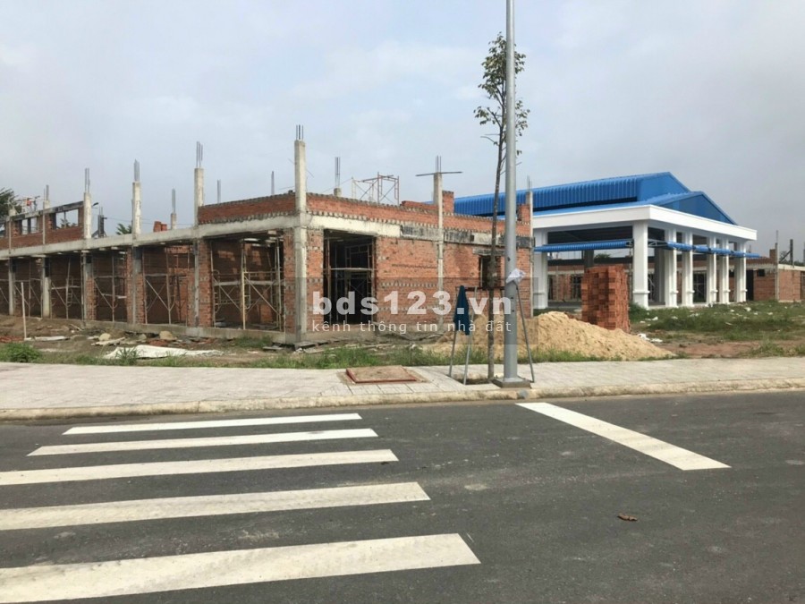 Bán lô đất diện tích 170m2, góc 2 mặt tiền kế BV ĐK thị xax. Tân Uyên Bình Dương