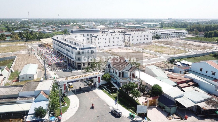 Sở hữu ngay đất nền mặt tiền sổ hồng riêng diện tích 80m2 chỉ 2tỷ8 tại Bến Lức
