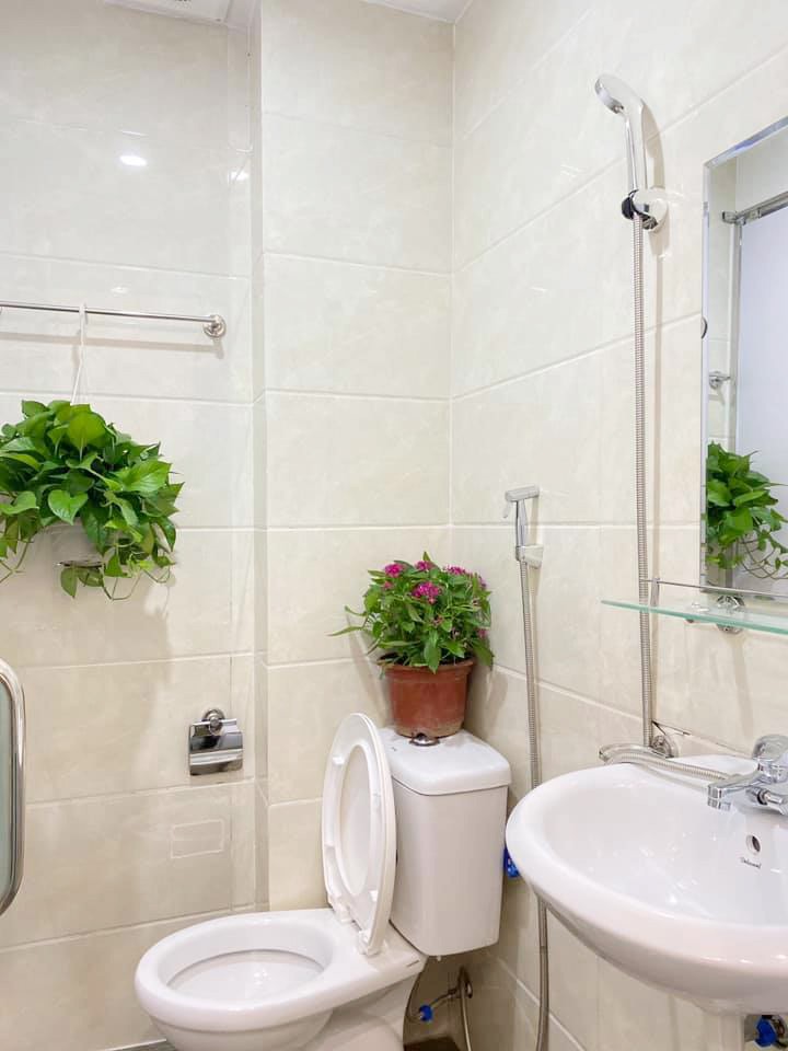 Bán nhà Triều Khúc 6 tầng thang máy, lô góc, 10 phòng khép kín, ô tô đỗ cửa chỉ nhỉnh 6 tỷ