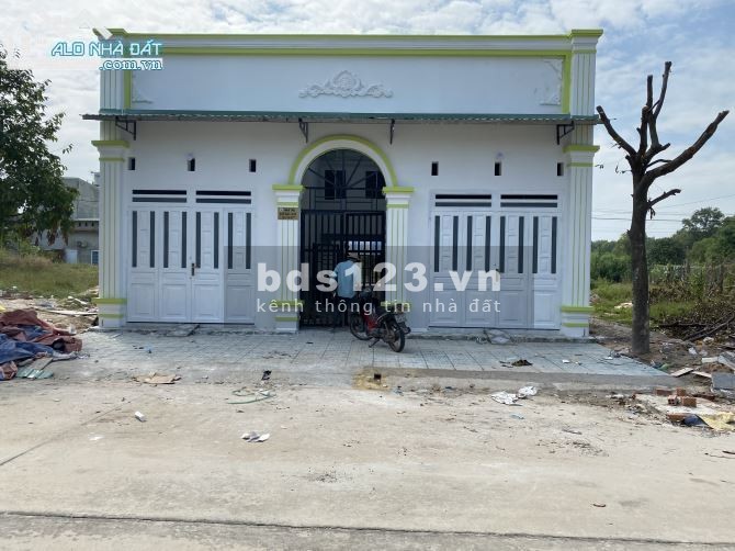 Cần bán 2 dãy trọ diện tích 300m2, ngay Trần Văn Giàu gần cầu Xáng chính chủ, giá 1.6 tỷ