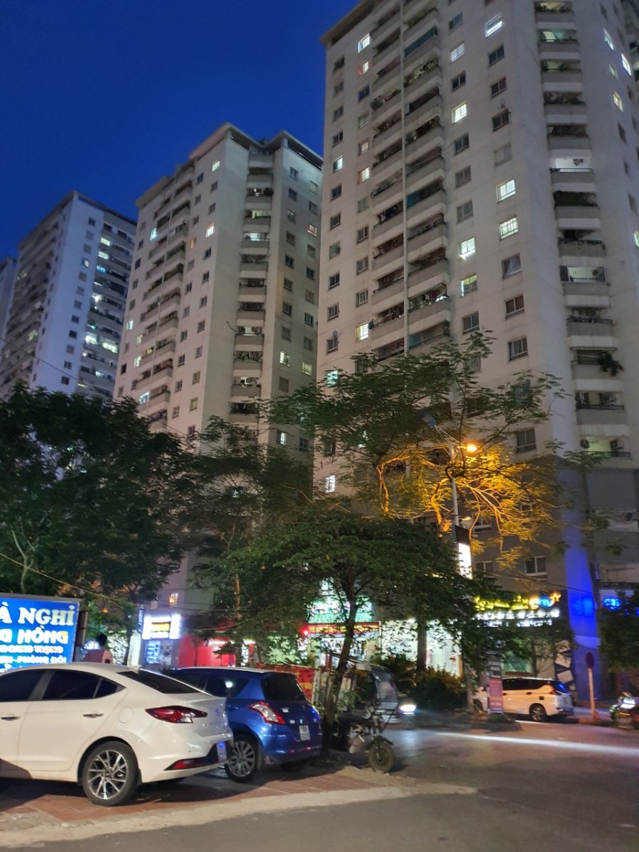 Cần bán gấp nhà liền kề tại KĐT Văn Khê diện tích sử dụng 112m2, 5 tầng, giá bán 9.7 tỷ