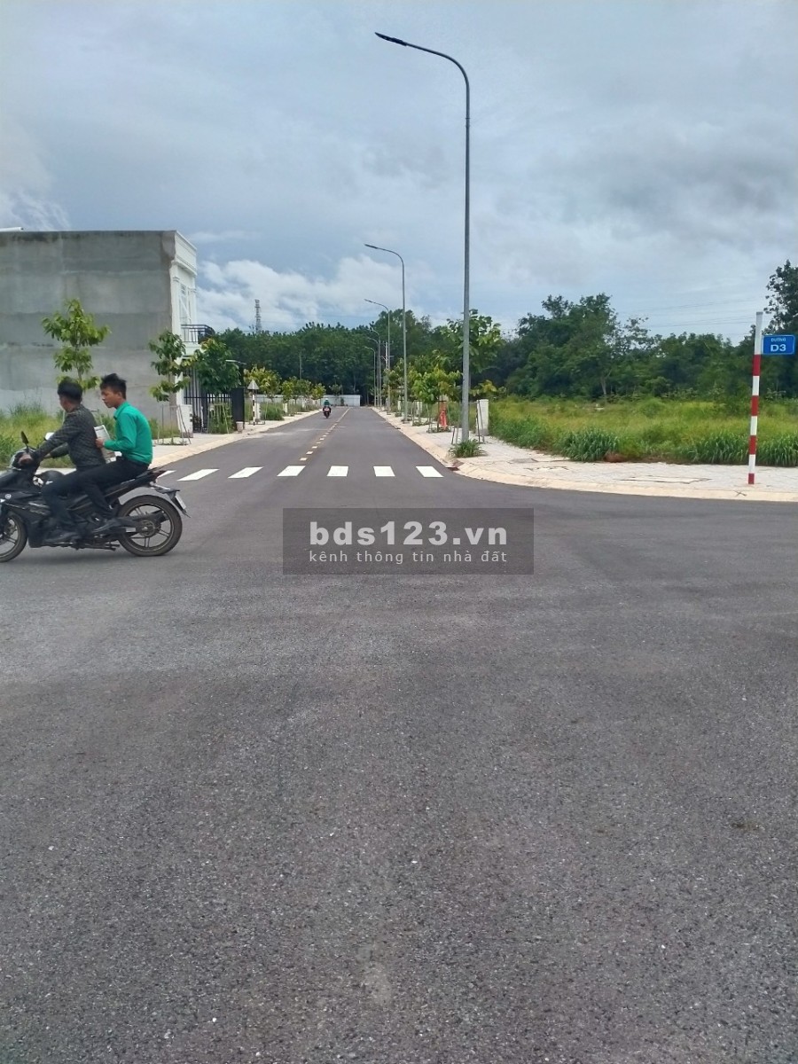 Đất Mỹ Phước 2 đường lớn, kinh doanh giá bán 690 triệu đất đã có sổ hồng riêng